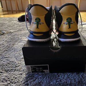 Kyrie 7 Raygun Nike RARE!